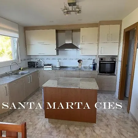 بيت للعطل Casa Santa Marta Cies
