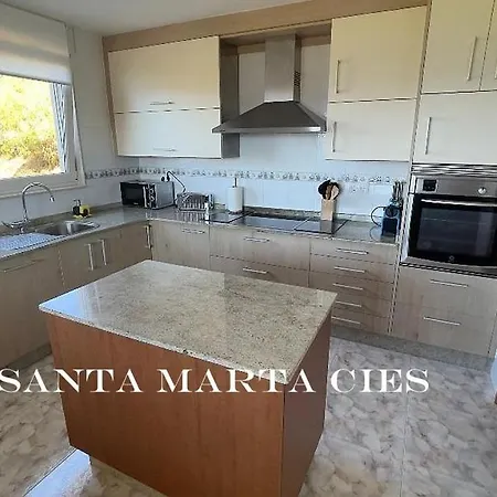 Casa Santa Marta Cies * Cangas do Morrazo
